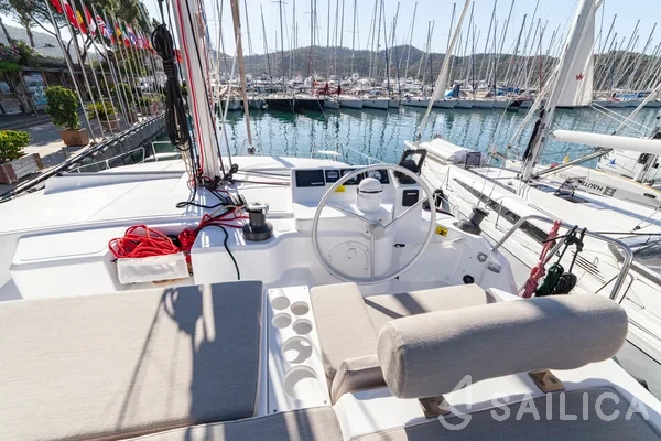 Bali Catspace - Yacht Charter Sailica