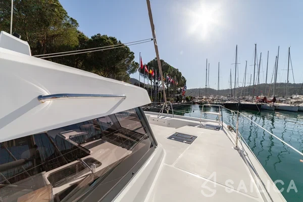 Bali Catspace - Yacht Charter Sailica