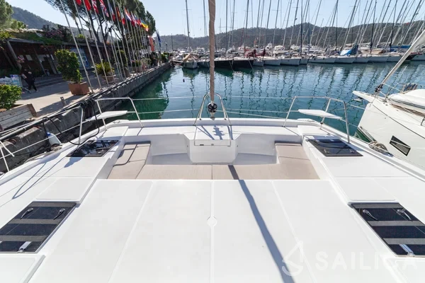 Bali Catspace - Yacht Charter Sailica