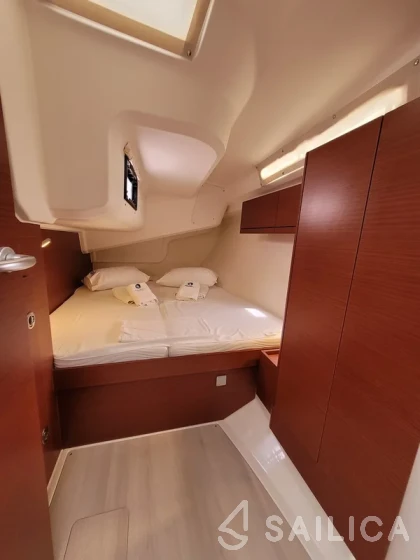 Hanse 418 - Yacht Charter Sailica