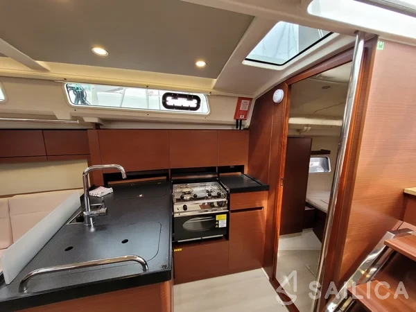 Hanse 418 - Yacht Charter Sailica