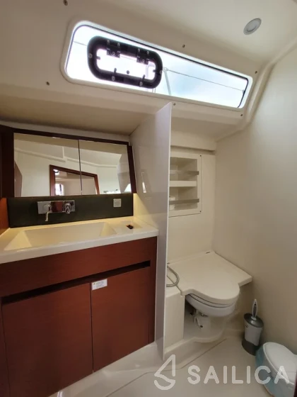 Hanse 418 - Yacht Charter Sailica