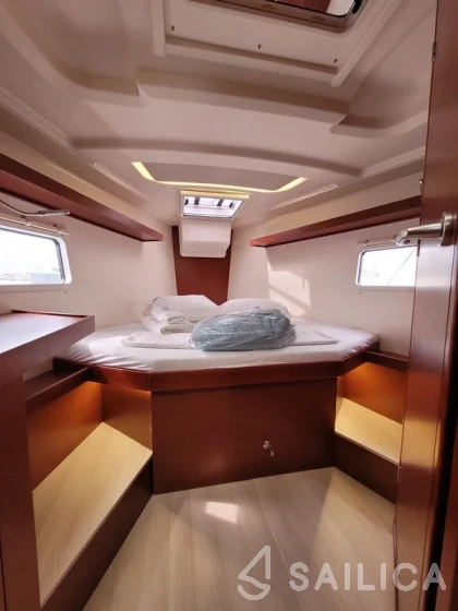 Hanse 418 - Yacht Charter Sailica