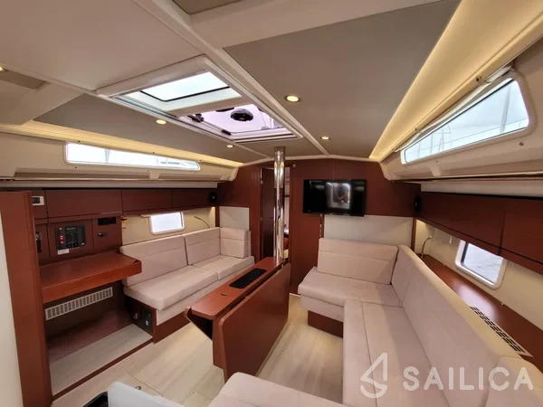 Hanse 418 - Yacht Charter Sailica