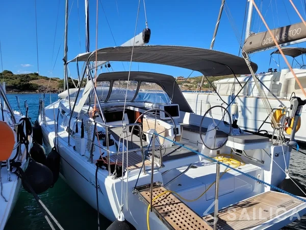 Hanse 418 - Yacht Charter Sailica