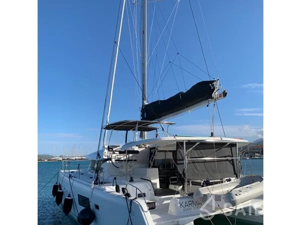 Lagoon 42 - Yacht Charter Sailica
