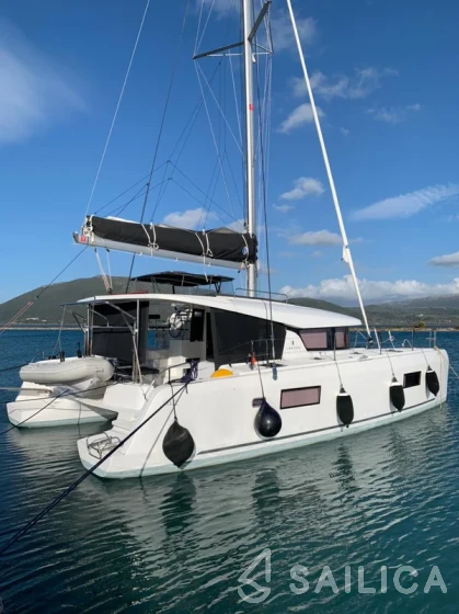 Lagoon 42 - Yacht Charter Sailica