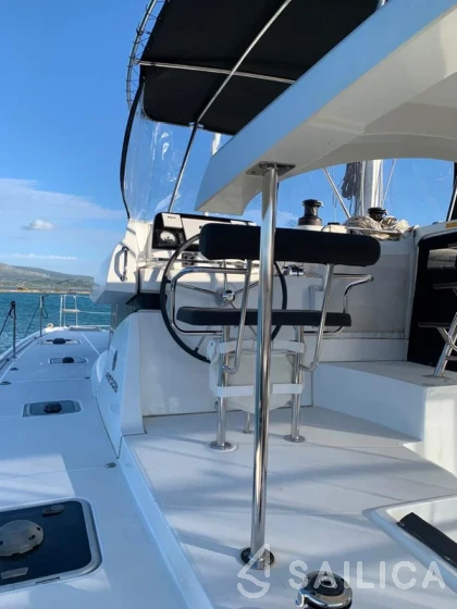 Lagoon 42 - Yacht Charter Sailica
