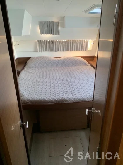 Lagoon 42 - Yacht Charter Sailica