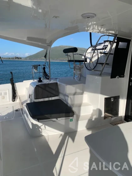 Lagoon 42 - Yacht Charter Sailica