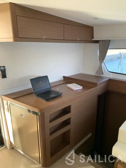 Lagoon 42 - Yacht Charter Sailica