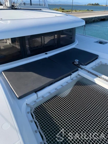Lagoon 42 - Yacht Charter Sailica