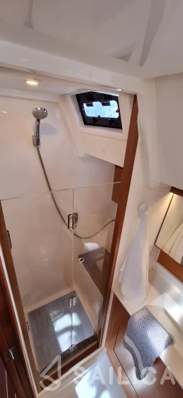 Bavaria C45 - Yacht Charter Sailica