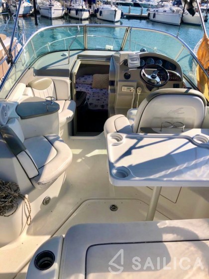 Sea Ray 240 - Yacht Charter Sailica