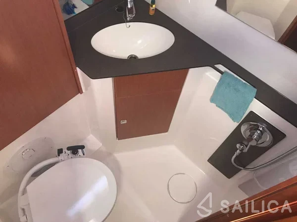Bavaria 46 Cruiser - Yacht Charter Sailica