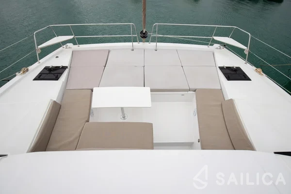 Bali 4.2 - Yacht Charter Sailica