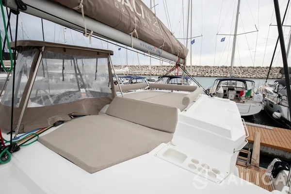 Bali 4.2 - Yacht Charter Sailica