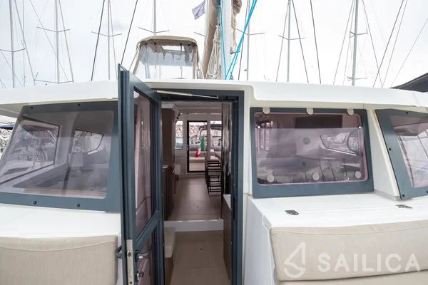 Bali 4.2 - Yacht Charter Sailica