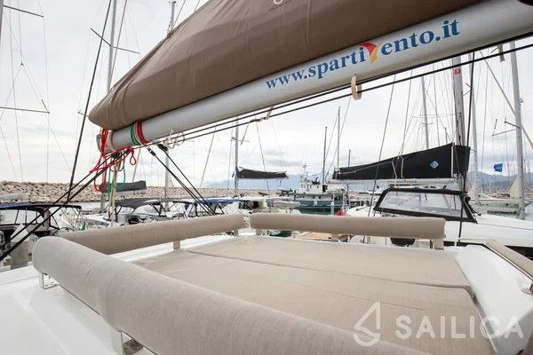 Bali 4.2 - Yacht Charter Sailica