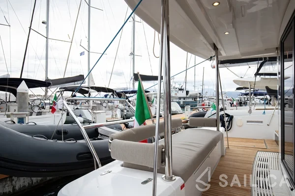 Bali 4.2 - Yacht Charter Sailica