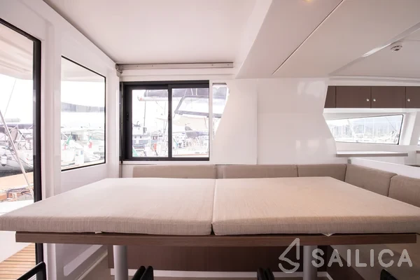 Bali 4.2 - Yacht Charter Sailica