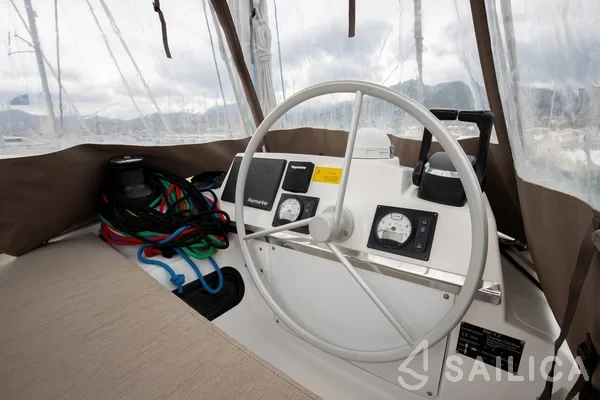 Bali 4.2 - Yacht Charter Sailica