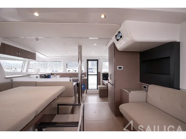Bali 4.2 - Yacht Charter Sailica