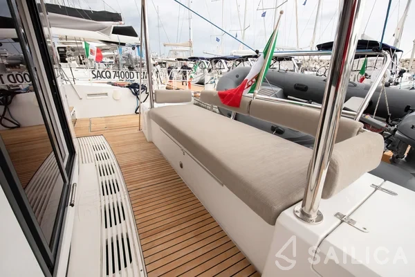 Bali 4.2 - Yacht Charter Sailica