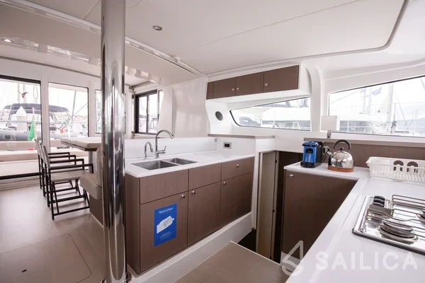 Bali 4.2 - Yacht Charter Sailica