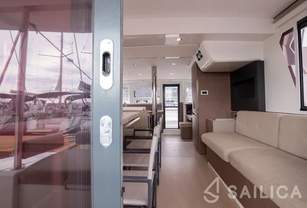 Bali 4.2 - Yacht Charter Sailica