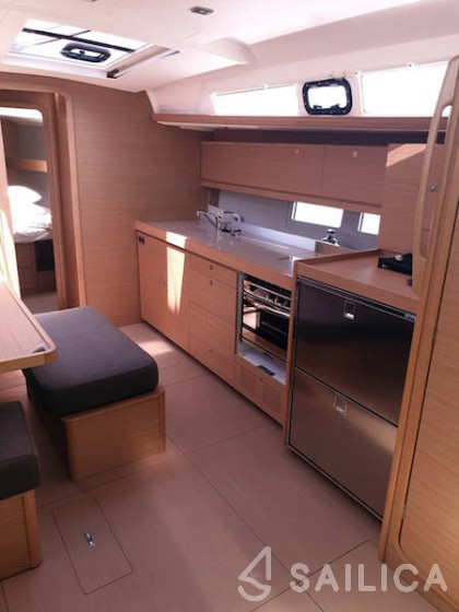 Dufour 460 GL - Yacht Charter Sailica