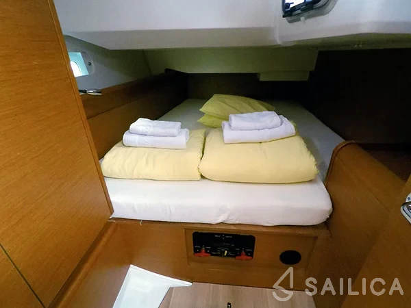 Sun Odyssey 449 - Yacht Charter Sailica