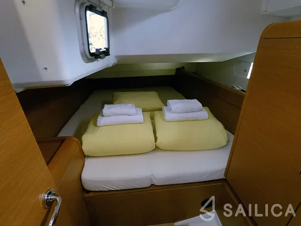 Sun Odyssey 449 - Yacht Charter Sailica
