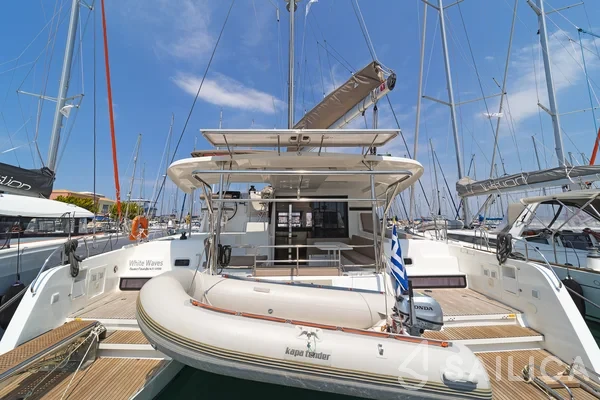 Lagoon 42 - Yacht Charter Sailica