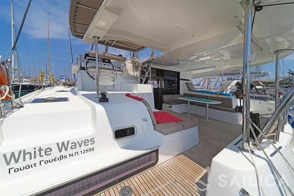 Lagoon 42 - Yacht Charter Sailica