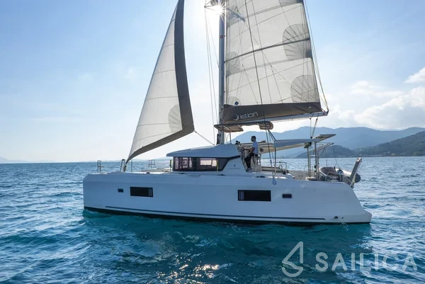 Lagoon 42 - Yacht Charter Sailica