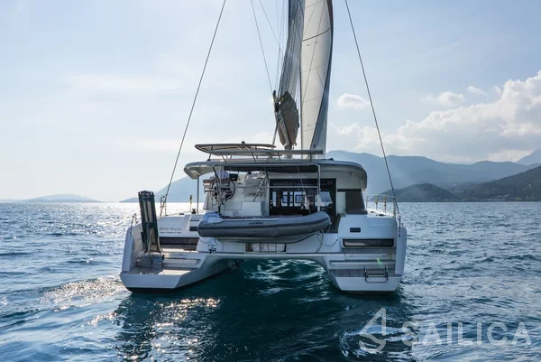 Lagoon 42 - Yacht Charter Sailica