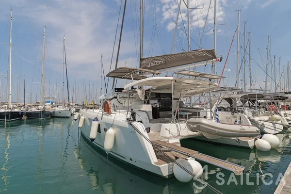Lagoon 42 - Yacht Charter Sailica