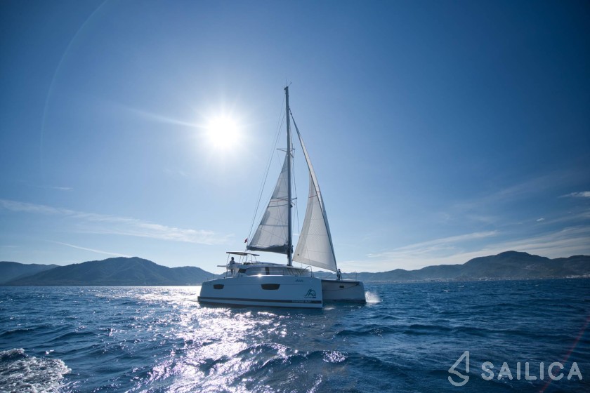 Astréa 42 - Yacht Charter Sailica