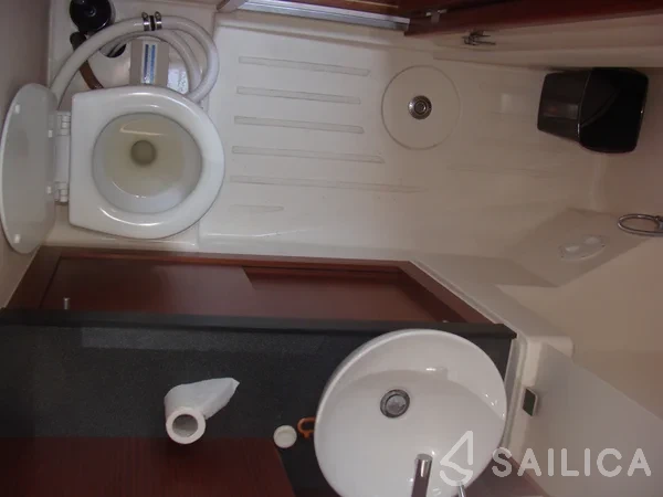 Hanse 455 - Yacht Charter Sailica