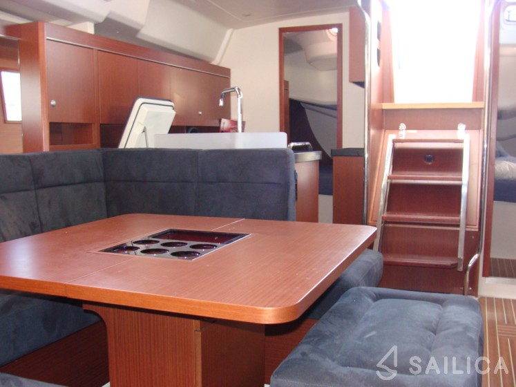 Hanse 455 - Yacht Charter Sailica