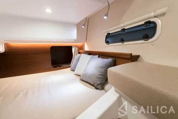 Nimbus 305 Coupe - Yacht Charter Sailica