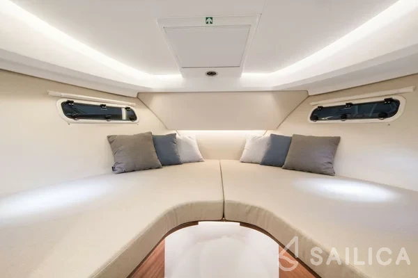 Nimbus 305 Coupe - Yacht Charter Sailica