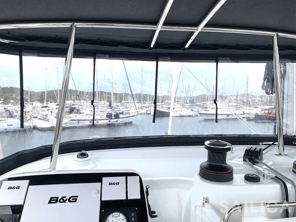 Lagoon 42 - Yacht Charter Sailica