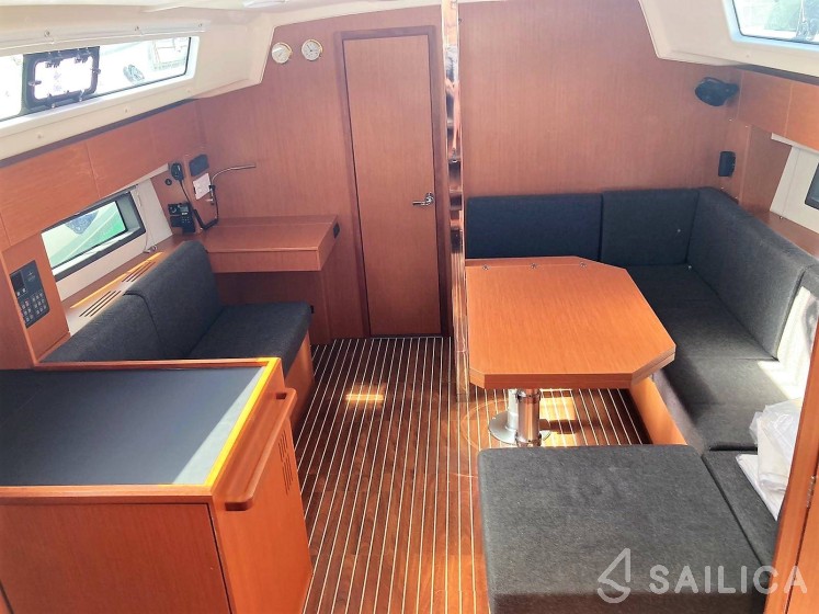 Bavaria C42 - Yacht Charter Sailica