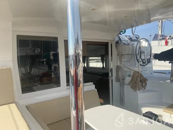 Lagoon 40 - Photo #62 Lagoon 40 - Yacht Charter Sailica