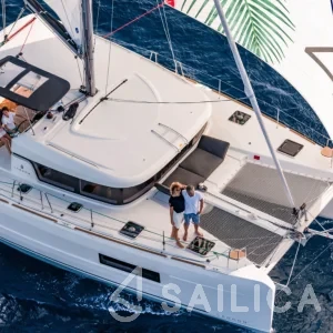 Lagoon 40 - Photo #60 Lagoon 40 - Yacht Charter Sailica