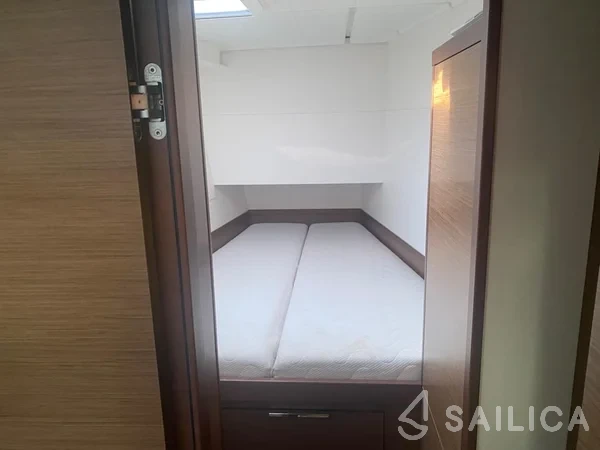 Lagoon 40 - Photo #63 Lagoon 40 - Yacht Charter Sailica