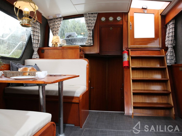 Merenpoort 1100s - Yacht Charter Sailica