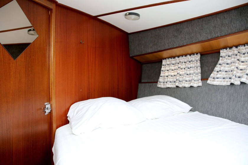 Merenpoort 1100s - Yacht Charter Sailica